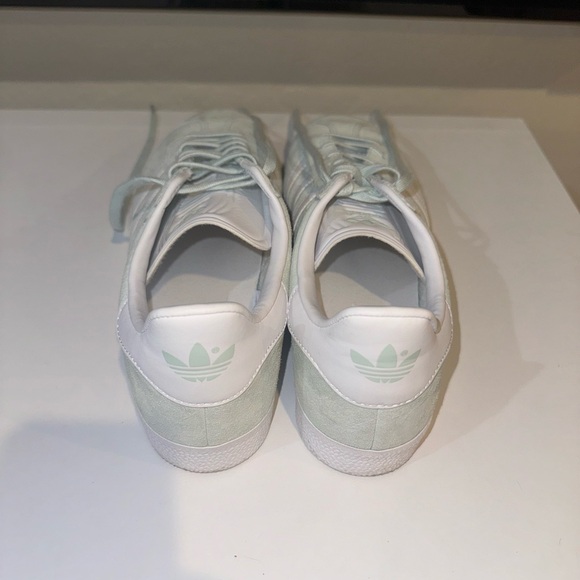 Adidas Gazelle Sneakers Light Green Mint Women’s size 11, Men’s size 9.5 Shoes - Picture 2 of 4